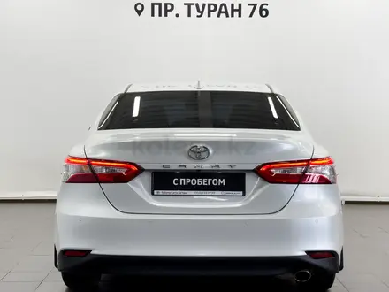 Toyota Camry 2021 года за 14 490 000 тг. в Астана – фото 4