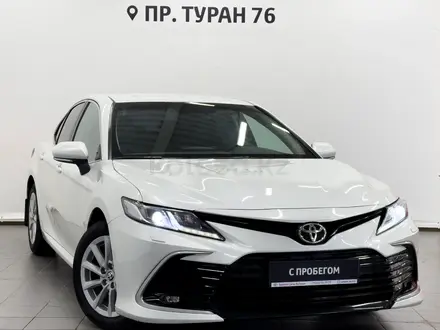 Toyota Camry 2021 года за 14 490 000 тг. в Астана – фото 20