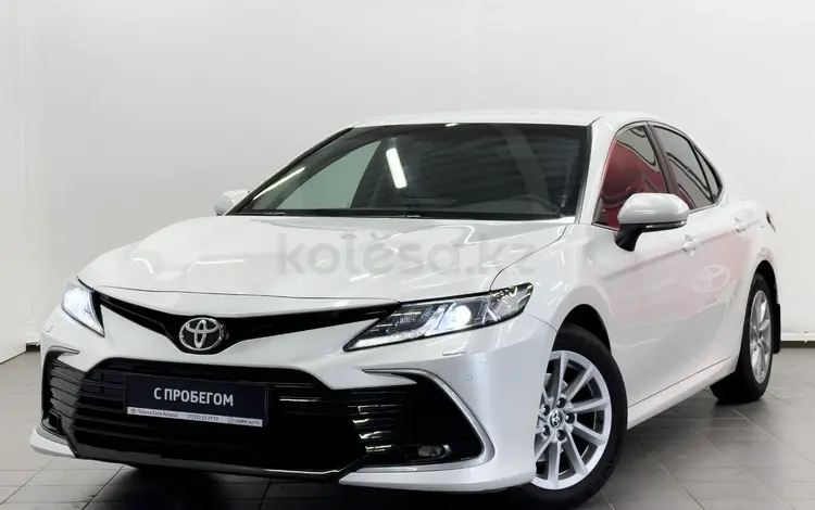 Toyota Camry 2021 года за 14 490 000 тг. в Астана