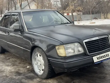 Mercedes-Benz E 230 1991 года за 1 250 000 тг. в Алматы – фото 4