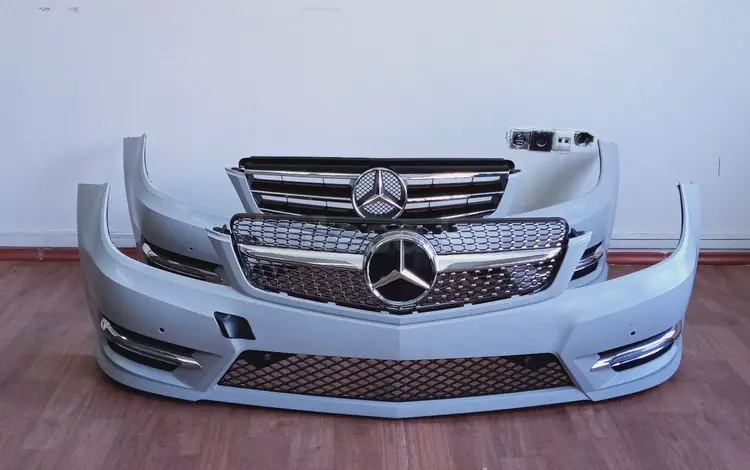 Бампер передний Mercedes-Benz C CLASS 204 AMG за 240 000 тг. в Алматы