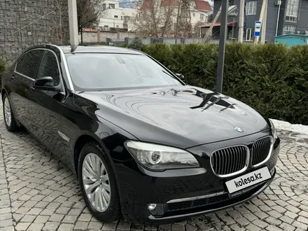 BMW 750 2011 года за 9 500 000 тг. в Алматы – фото 3