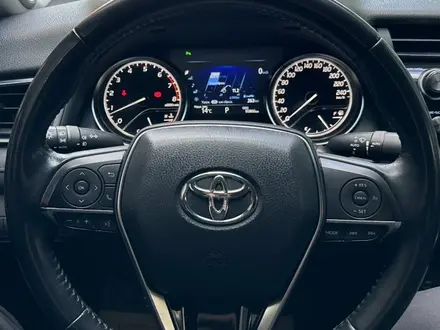 Toyota Camry 2019 года за 14 000 000 тг. в Алматы – фото 11