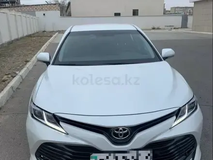 Toyota Camry 2019 года за 13 500 000 тг. в Астана – фото 2