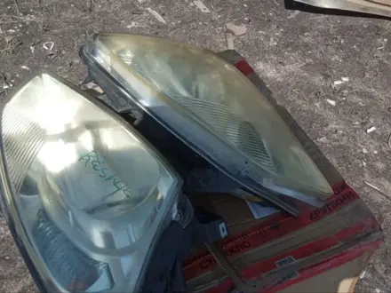 Оригинальные передние фары на Nissan Qashqai первого поколения за 120 000 тг. в Павлодар – фото 8