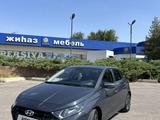 Hyundai i20 2023 года за 7 200 000 тг. в Шымкент – фото 3