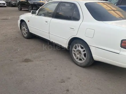 Toyota Camry 1996 года за 1 250 000 тг. в Астана – фото 3