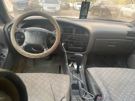 Toyota Camry 1996 года за 1 250 000 тг. в Астана – фото 5