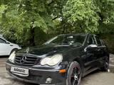 Mercedes-Benz C 240 2004 года за 2 000 000 тг. в Усть-Каменогорск – фото 4