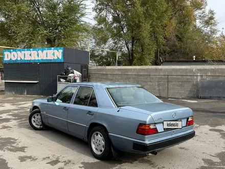 Mercedes-Benz E 230 1991 года за 1 500 000 тг. в Алматы – фото 3