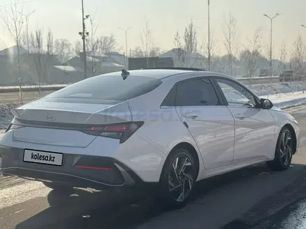 Hyundai Elantra 2024 года за 8 800 000 тг. в Алматы – фото 3