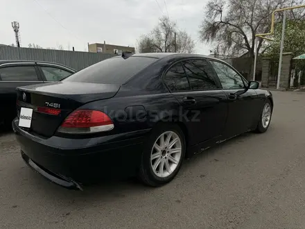 BMW 745 2003 года за 1 800 000 тг. в Алматы – фото 3