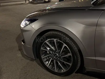 Hyundai Sonata 2021 года за 10 800 000 тг. в Алматы – фото 28