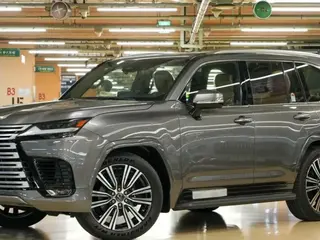 Lexus LX 700h