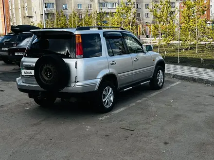 Honda CR-V 1998 года за 2 950 000 тг. в Петропавловск – фото 2