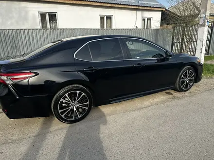 Toyota Camry 2018 года за 8 900 000 тг. в Тараз – фото 3