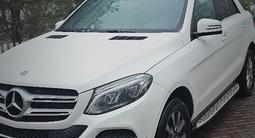 Mercedes-Benz GLE 400 2017 годаfor21 900 000 тг. в Астана – фото 3