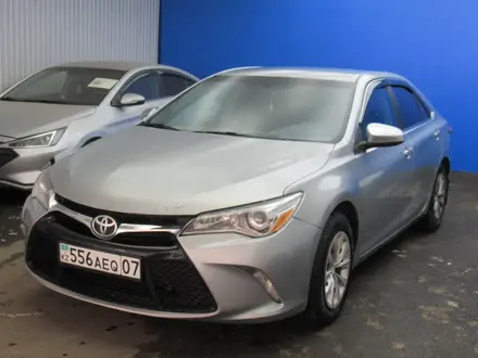 Toyota Camry 2015 года за 7 901 000 тг. в Актобе – фото 3