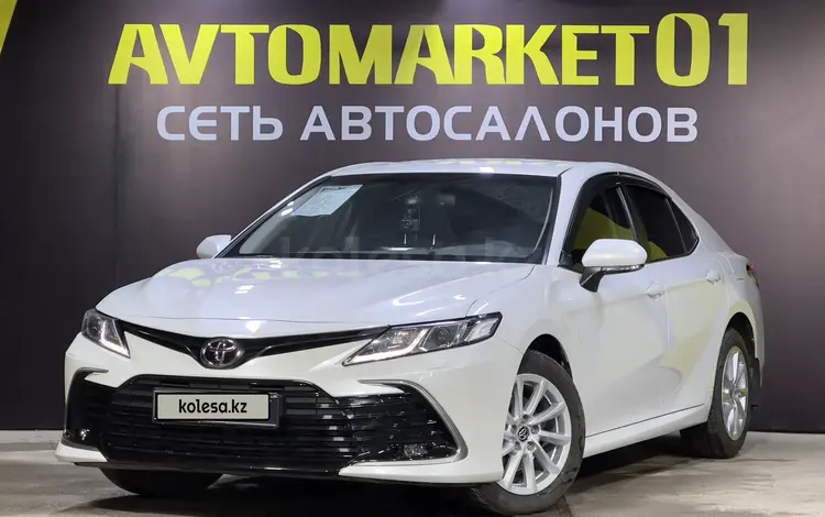 Toyota Camry 2021 года за 14 750 000 тг. в Астана