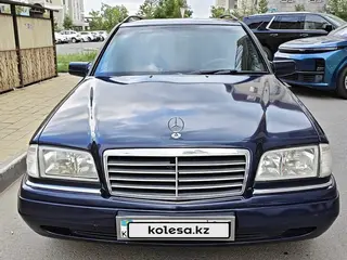 Mercedes-Benz C 230