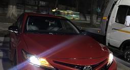 Toyota Camry 2019 года за 9 900 000 тг. в Алматы – фото 4