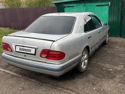 Mercedes-Benz E 230 1997 года за 2 600 000 тг. в Петропавловск