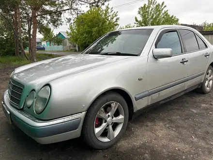 Mercedes-Benz E 230 1997 года за 2 600 000 тг. в Петропавловск – фото 4