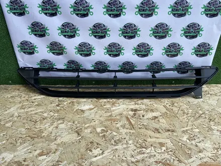 Решетка бампера nissan x-trail t32 рестайлинг за 6 428 тг. в Астана