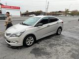 Hyundai Solaris 2015 годаfor5 800 000 тг. в Шымкент – фото 2