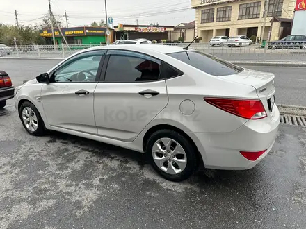 Hyundai Solaris 2015 года за 5 800 000 тг. в Шымкент – фото 3