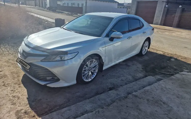 Toyota Camry 2020 года за 15 000 000 тг. в Атырау