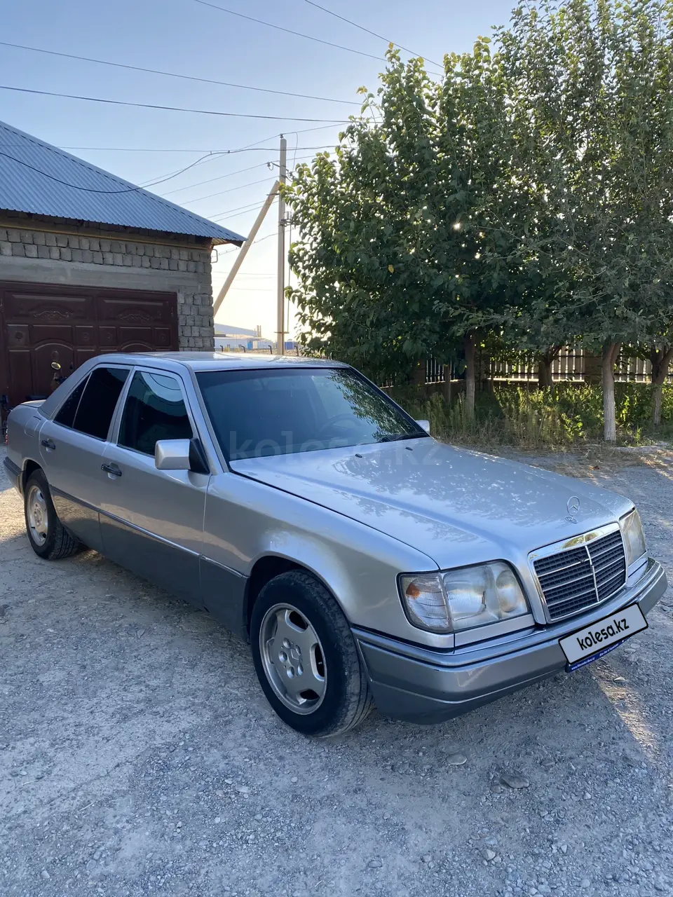 Mercedes-Benz E-Class, 1992