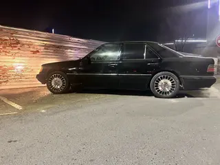 Mercedes-Benz E 320
