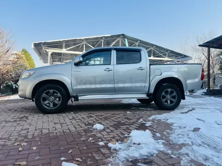 Toyota Hilux 2014 года за 11 300 000 тг. в Алматы – фото 2