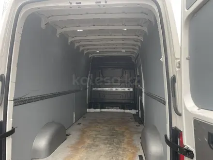 Volkswagen Crafter 2020 года за 15 700 000 тг. в Алматы – фото 5