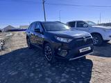 Toyota RAV4 2021 годаүшін13 000 000 тг. в Атырау – фото 2