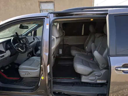 Toyota Sienna 2016 года за 15 000 000 тг. в Алматы – фото 9