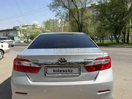 Toyota Camry 2014 года за 11 200 000 тг. в Алматы – фото 4