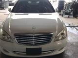 Фары на Мерседес S class W 221 дорестайлинг за 1 000 тг. в Алматы