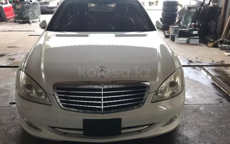 Фары на Мерседес S class W 221 дорестайлинг за 1 000 тг. в Алматы