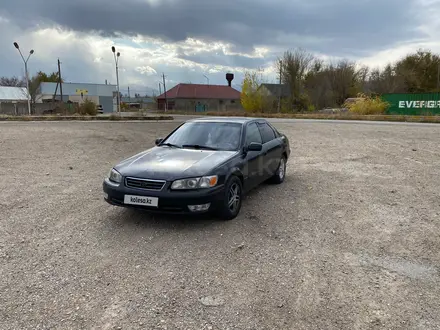 Toyota Camry 2000 года за 2 400 000 тг. в Бауыржана Момышулы – фото 2