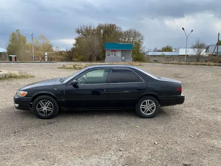 Toyota Camry 2000 года за 2 400 000 тг. в Бауыржана Момышулы – фото 3