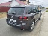 Volkswagen Touareg 2008 годаfor6 500 000 тг. в Атырау – фото 5