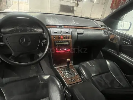 Mercedes-Benz E 320 1997 года за 3 200 000 тг. в Шымкент – фото 5