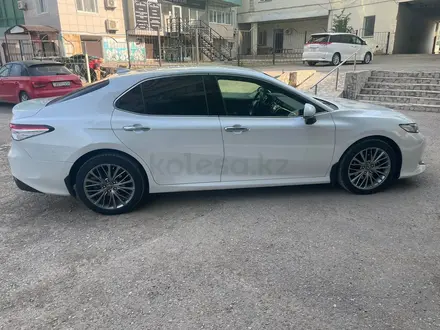 Toyota Camry 2019 года за 13 500 010 тг. в Актобе – фото 4