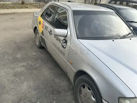 Mercedes-Benz C 200 1994 года за 1 400 000 тг. в Усть-Каменогорск – фото 2