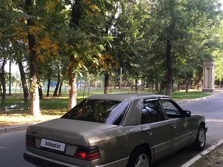 Mercedes-Benz E 230 1992 года за 1 250 000 тг. в Тараз – фото 4