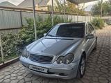 Mercedes-Benz C 200 2002 года за 2 000 000 тг. в Алматы