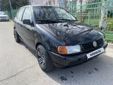 Volkswagen Polo 1997 года за 950 000 тг. в Алматы – фото 3