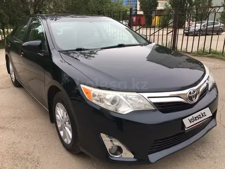 Toyota Camry 2014 года за 6 500 000 тг. в Актобе – фото 2